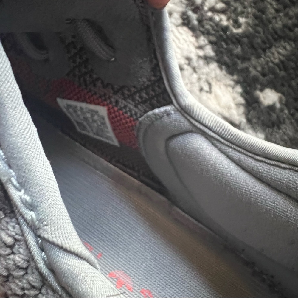 Yeezy 350 V2 Beluga - Picture 11 of 12